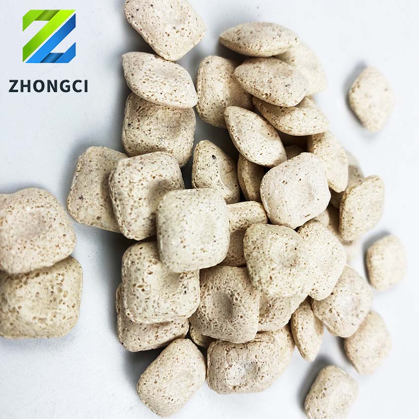 Square-shaped filtering particles