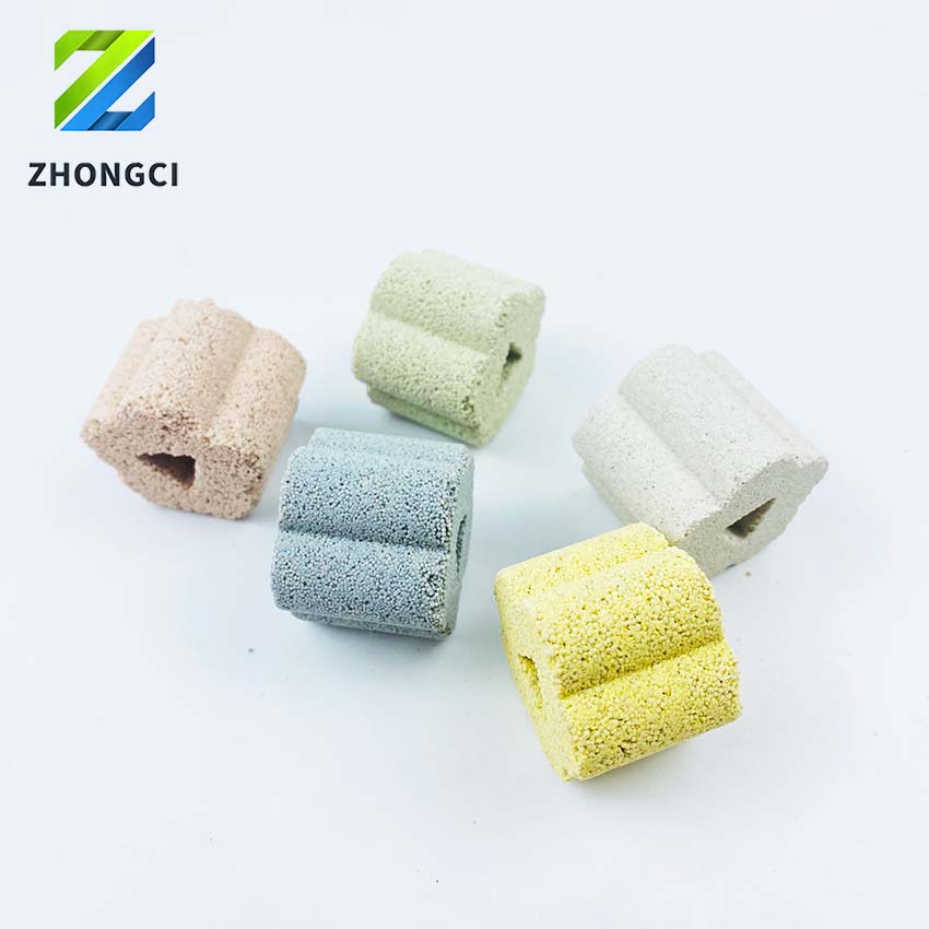 The five-colored triangular-shaped plum blossom ring